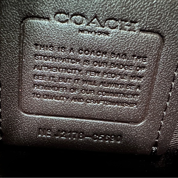 NWT COACH handbag. Red, leather - Picture 8 of 8